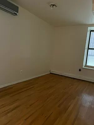 4th image of 4 Manhattan Ave #L