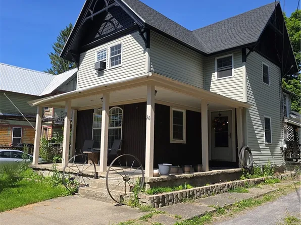 26 Fayette St, Earlville, NY 13332