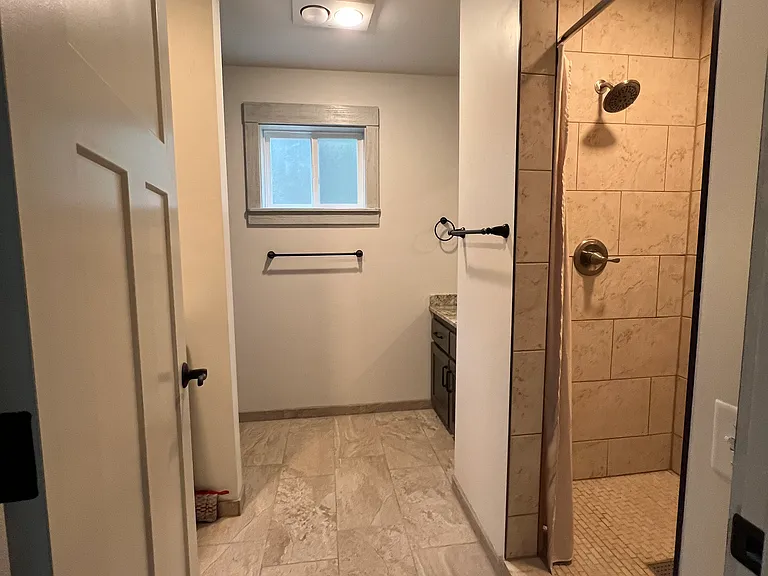 310 Jaynes Dr — Photo 15