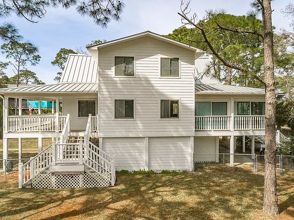 3rd image of 300 Cook St