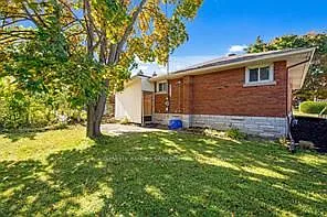 2095 Haig Dr — Photo 37