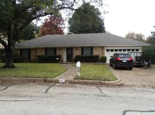 605 Meadow Creek Dr, Tyler, TX 75703