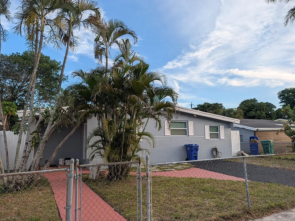 2990 NW 7th Ct