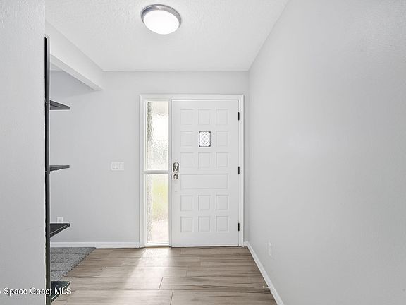 4th image of 380 Cherry Ct