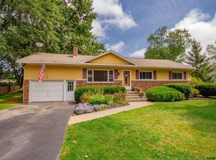 22 Montclair Dr, Glenville, NY 12302