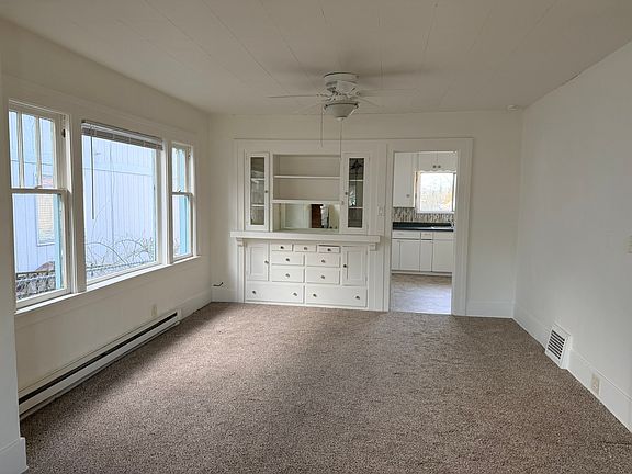5th image of 3832 Tacoma Ave S