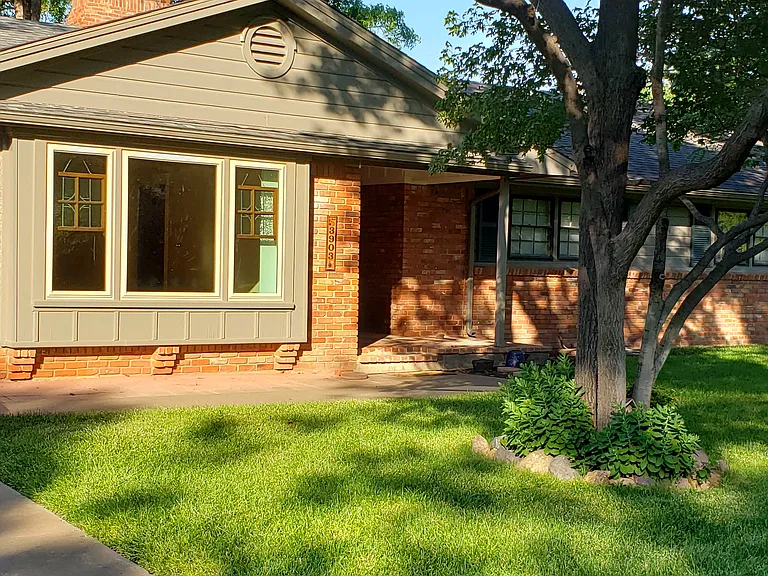 3903 Lynette Dr — Photo 5
