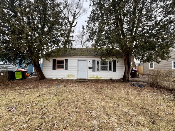 1332 Sunset Dr, Rantoul, IL 61866