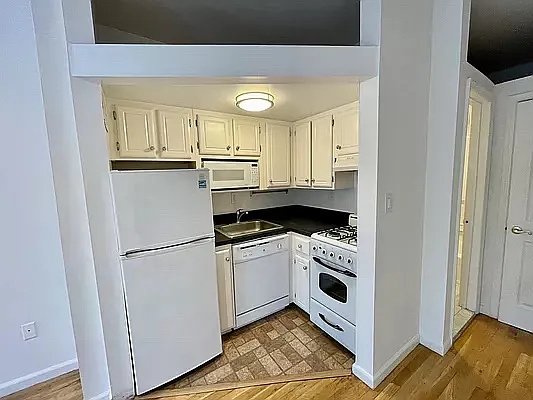 Rented by Compass | media 11