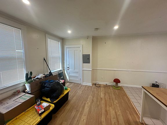 5th image of 411 Adams St APT 3