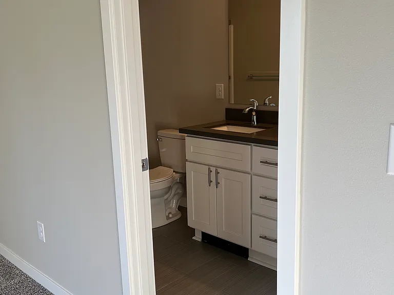 314 Stevens St NE — Photo 34