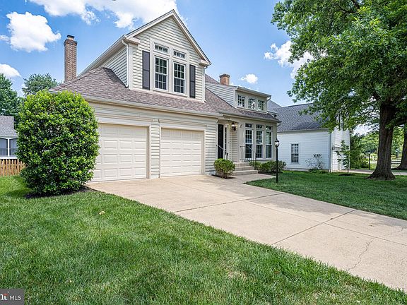 5th image of 43990 Louisa Dr