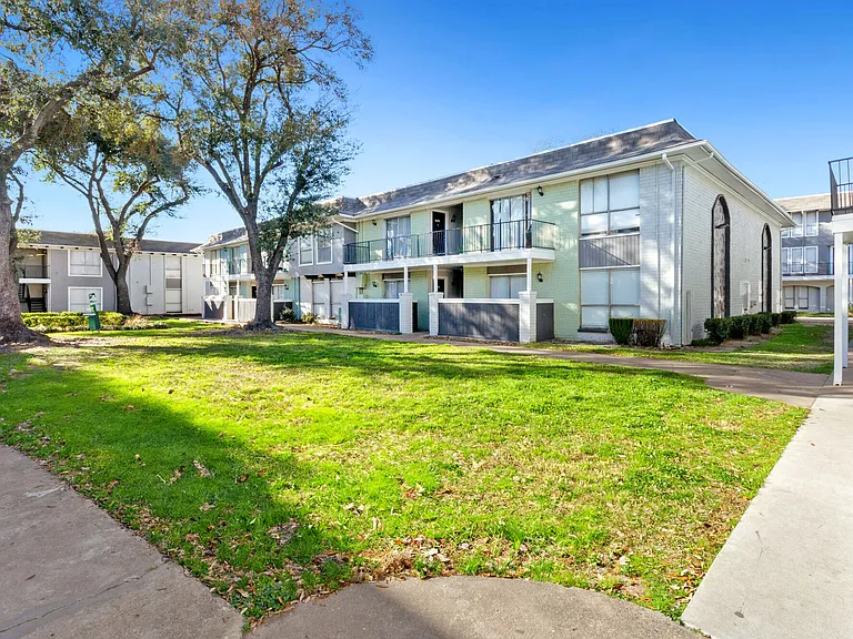 The Alora Apartments — Photo 45