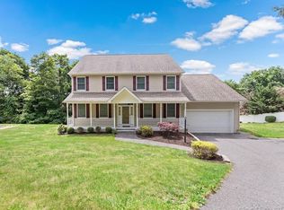4 Pine View Cir, New Milford, CT 06776