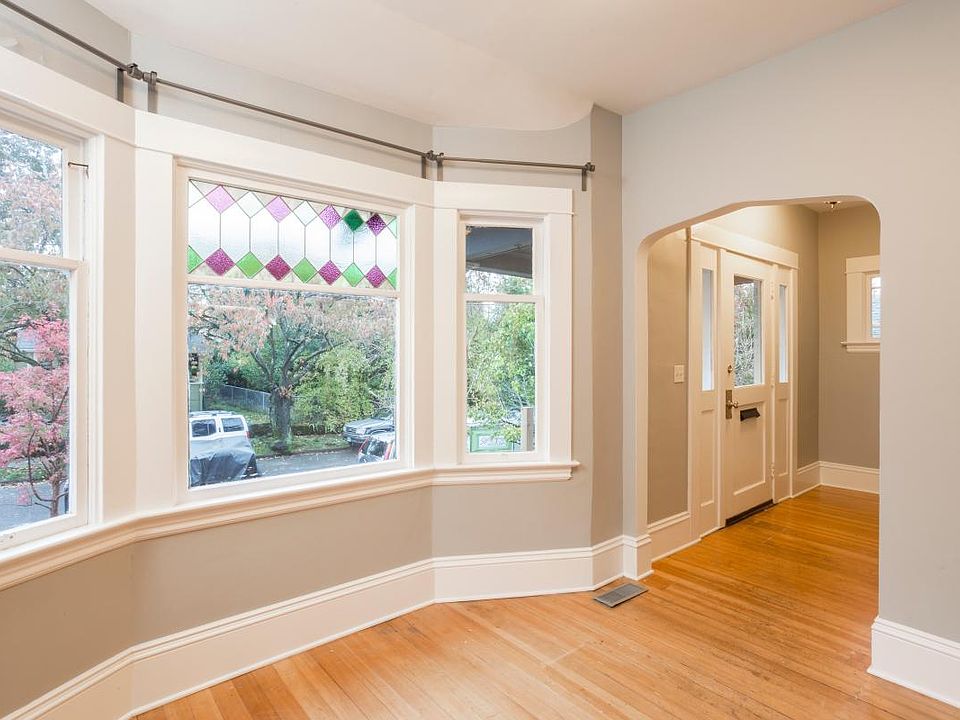 Living Room & Entry