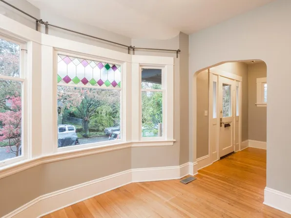 5036 NE 12th Ave #A, Portland, OR 97211