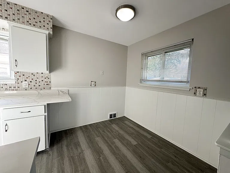 4236 Joliet Ave — Photo 8