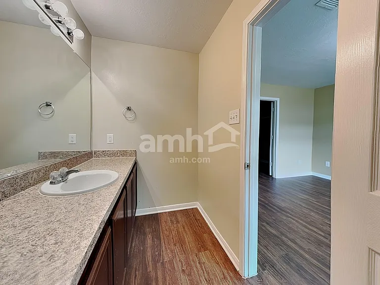22270 Queenbury Hills Dr — Photo 9