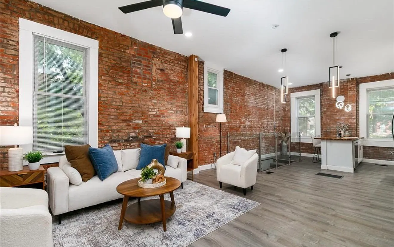 2 bed, 1200 sqft, $1,300 — Photo 3