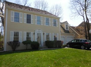 4689 Kings Way N, Gurnee, IL 60031