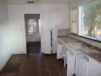 4th image of 450 W 58th St