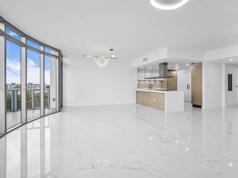17111 Biscayne Blvd #411 — Photo 8