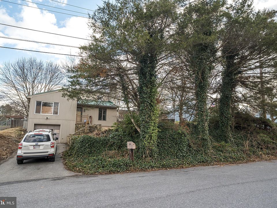 1st image of 11831 Bradford Dr