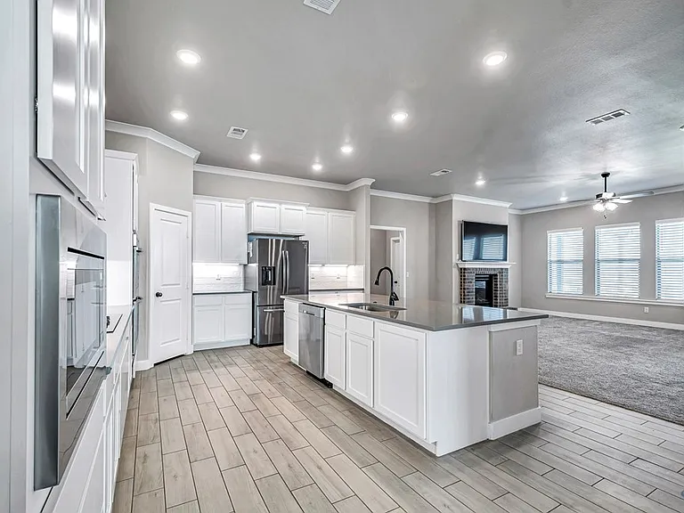 2405 Bastrop Ave — Photo 10