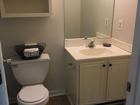 5th image of 110 Clore Ave