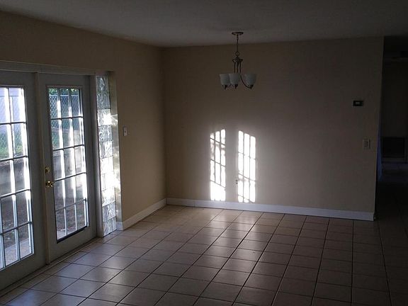 4th image of 3925 Baker Ave