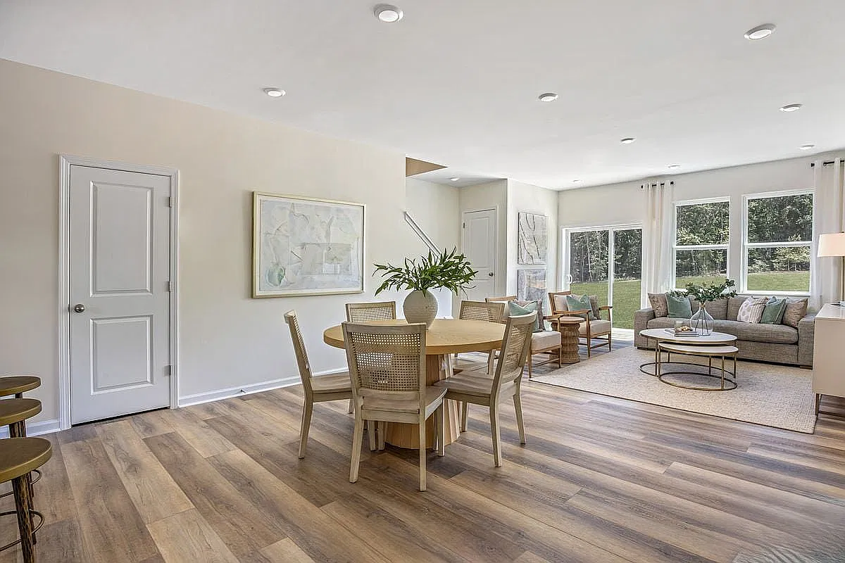 3 bed, 2.5 bath, 1445 sqft, $2,195 — Photo 3