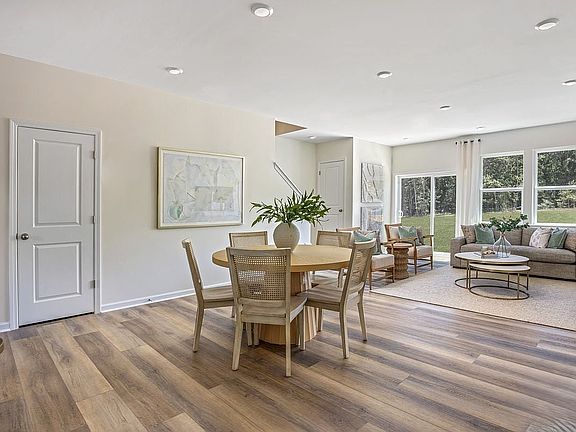 3rd image of 728 Sao Miguel Ln