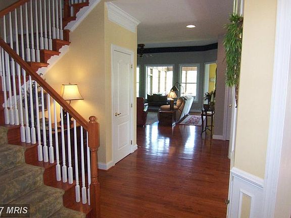 5th image of 44092 Riverpoint Dr