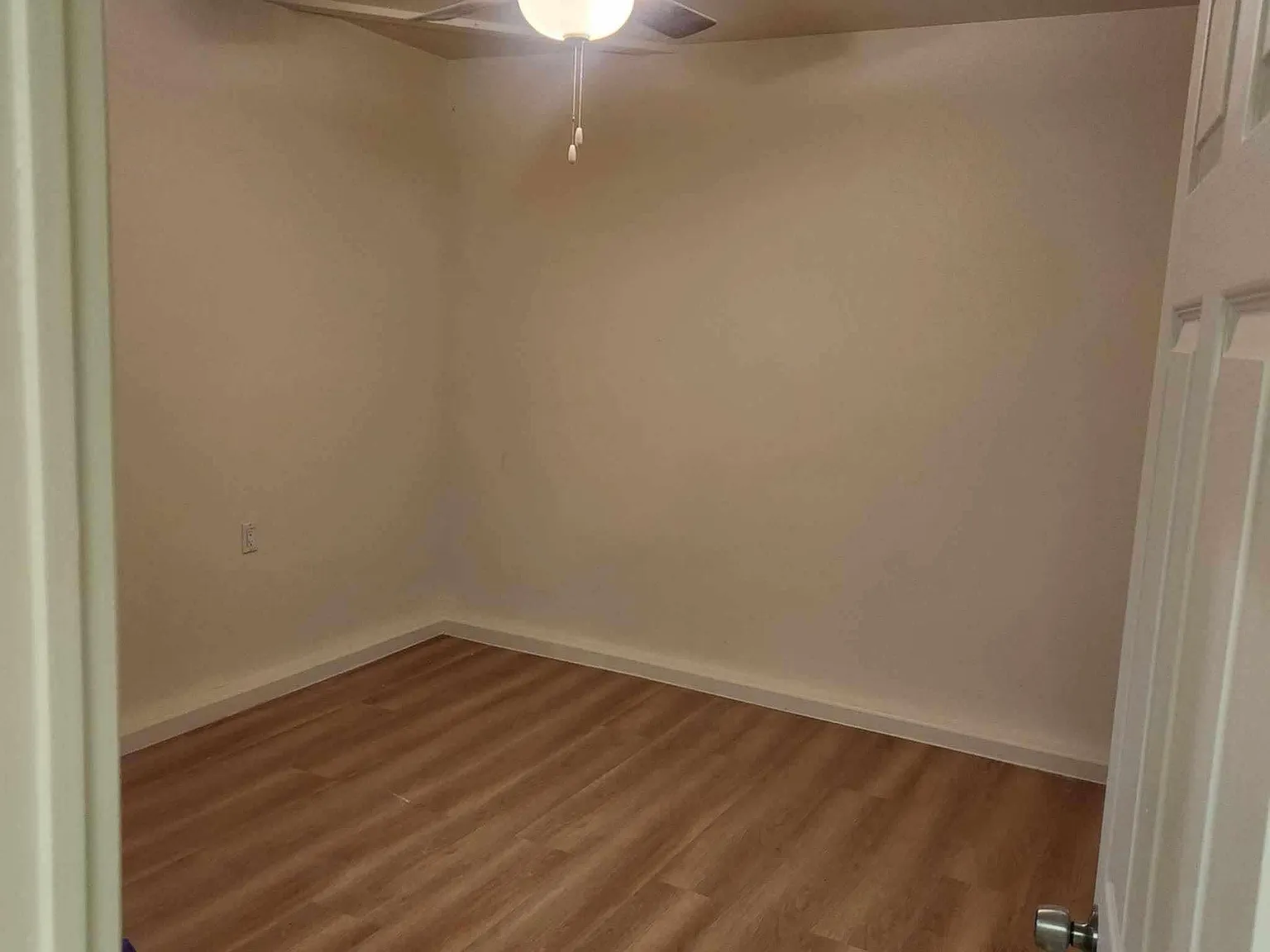 27020 Cottonwood Ave — Photo 2