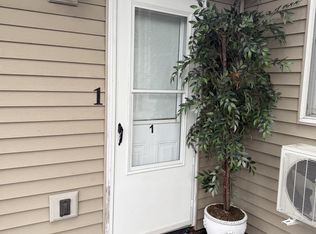 30 Orinoco Dr APT 1, Bay Shore, NY 11706