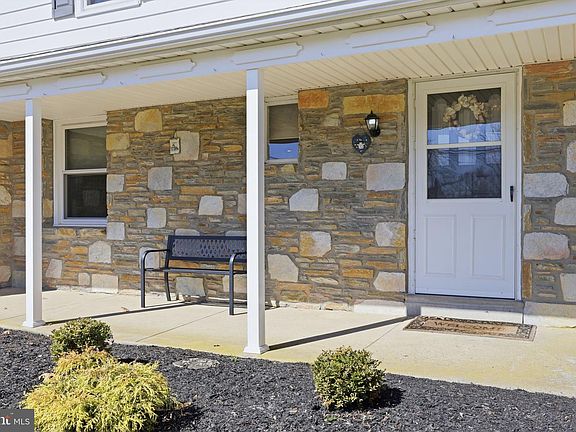 3rd image of 145 Frog Hollow Rd