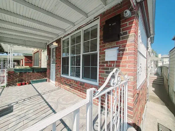 1649 West 5th Street image 1 of 9