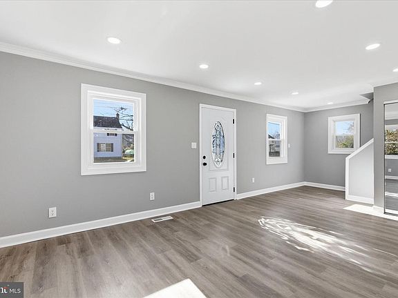 4th image of 46600 Midway Dr
