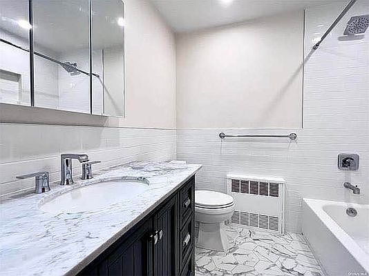 4th image of 20-10 47th St #3