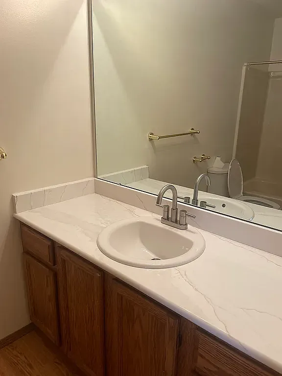 2 bed, 1250 sqft, $1,600 — Photo 4