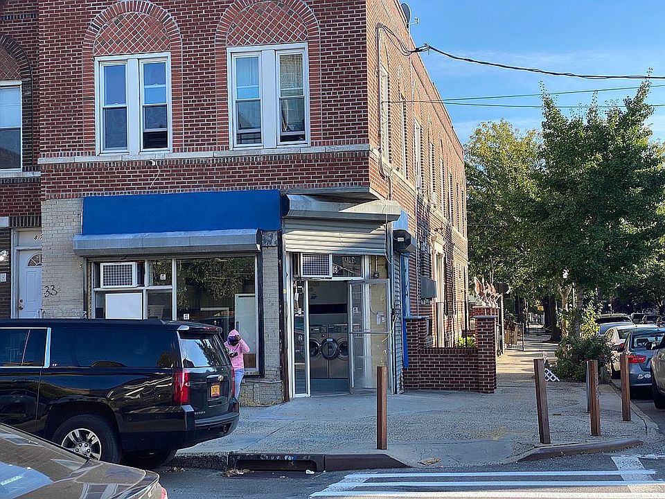 2nd image of 876 Belmont Ave