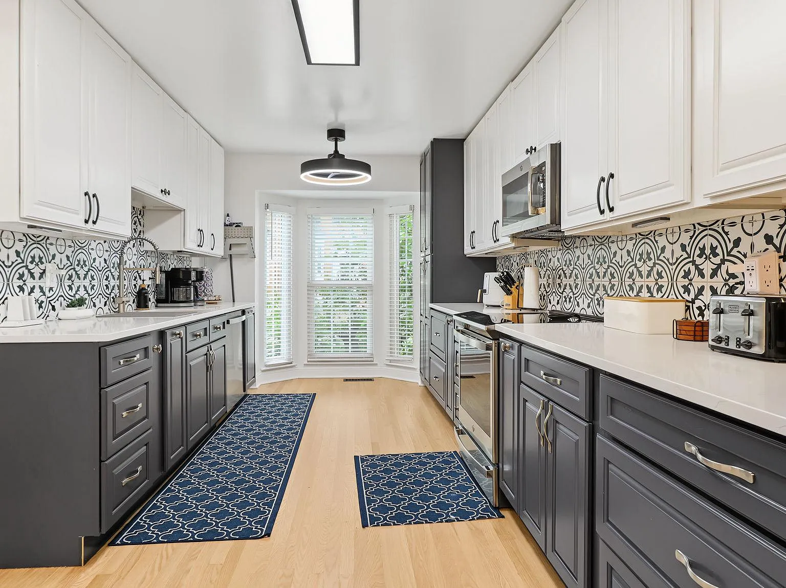 4 bed, 3.5 bath, 1520 sqft, $5,400 — Photo 3