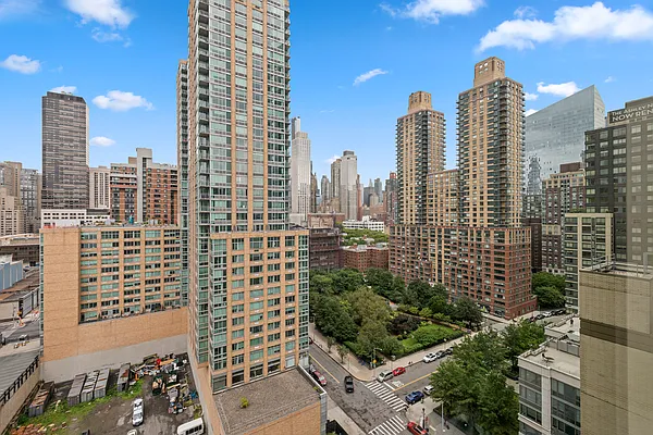 Sold by Compass | media 20