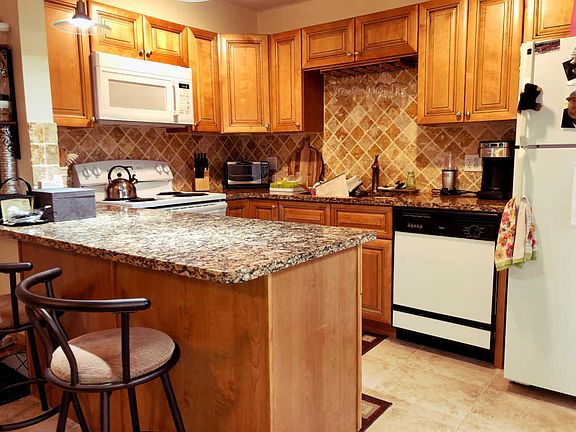 3rd image of 1710 Forest Lakes Cir APT A