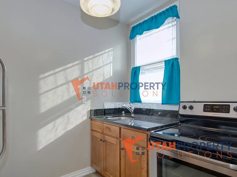 29 S State St #313 — Photo 12