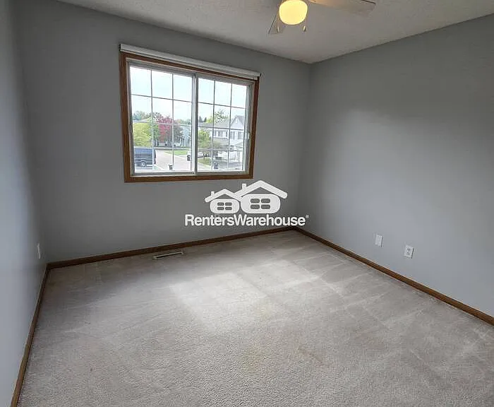 1945 Mockingbird Ave — Photo 10