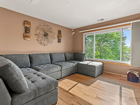 4th image of 757 Whalom Ln
