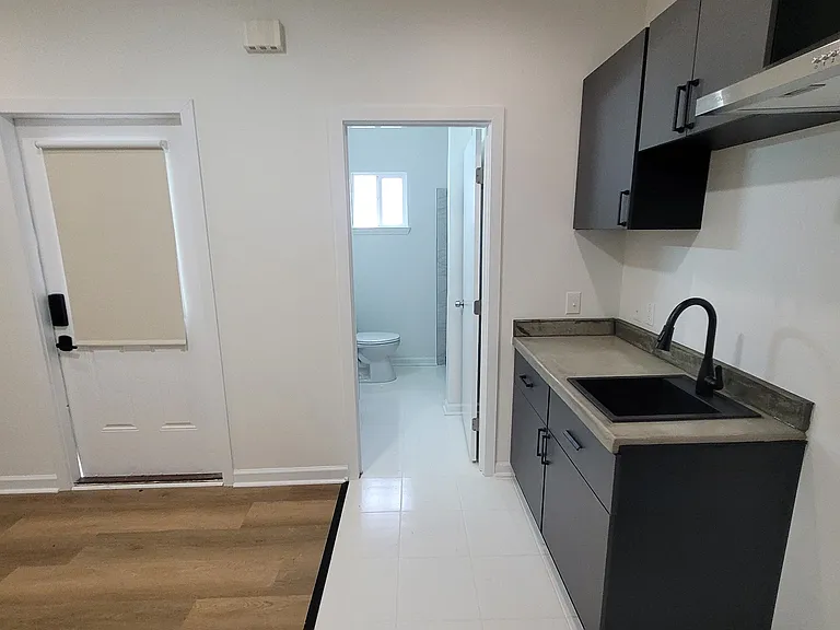 1319 Gen Ogden St #1319A — Photo 3