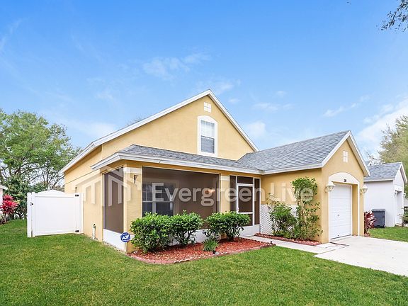 3rd image of 330 Summer Sails Dr