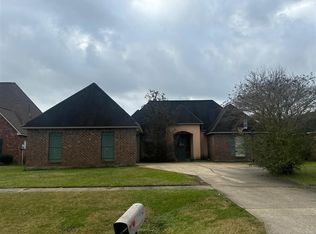 7502 Colonial Dr, Denham Springs, LA 70726